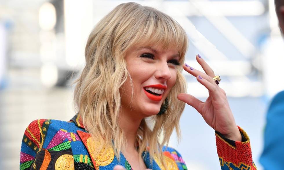 Taylor swift corte pelo shaggy